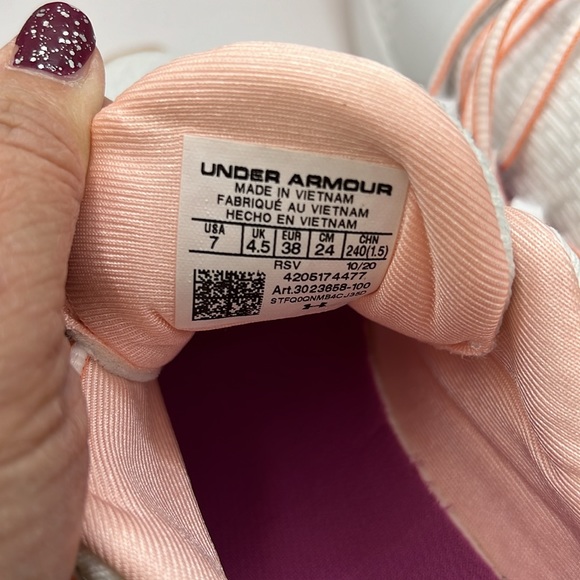 Under Armour Charged Breathe Sneakers Women's 7 NIB - Picture 8 of 10